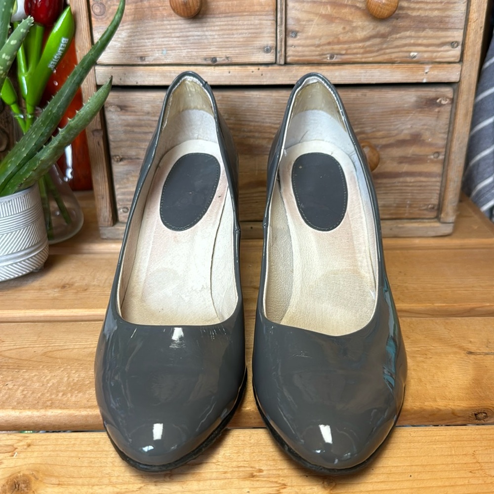 High gloss grey Me Too heels. Size 38 (7 1/2).